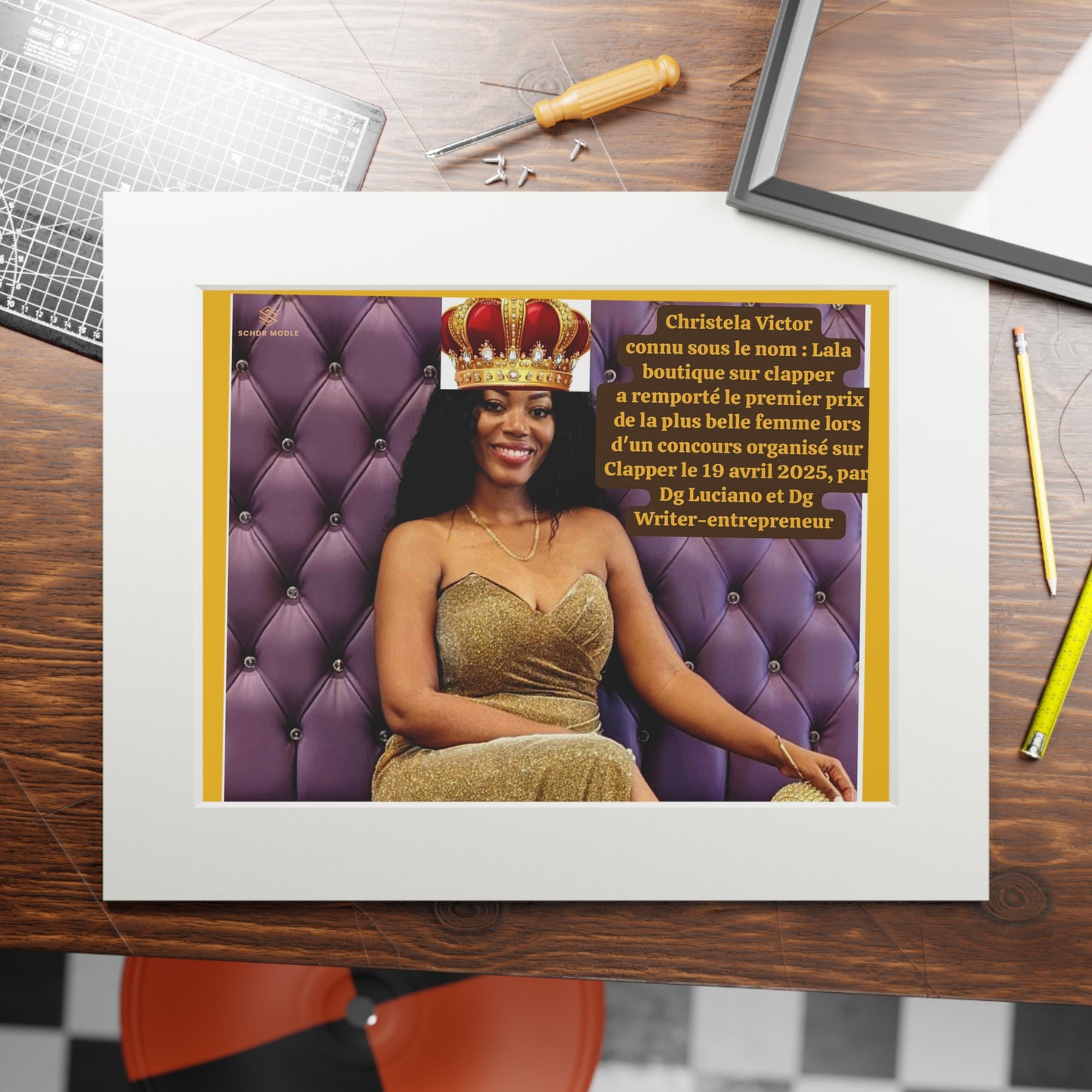 Elegant Fine Art Prints - Framed Passepartout Photo with Crown Design