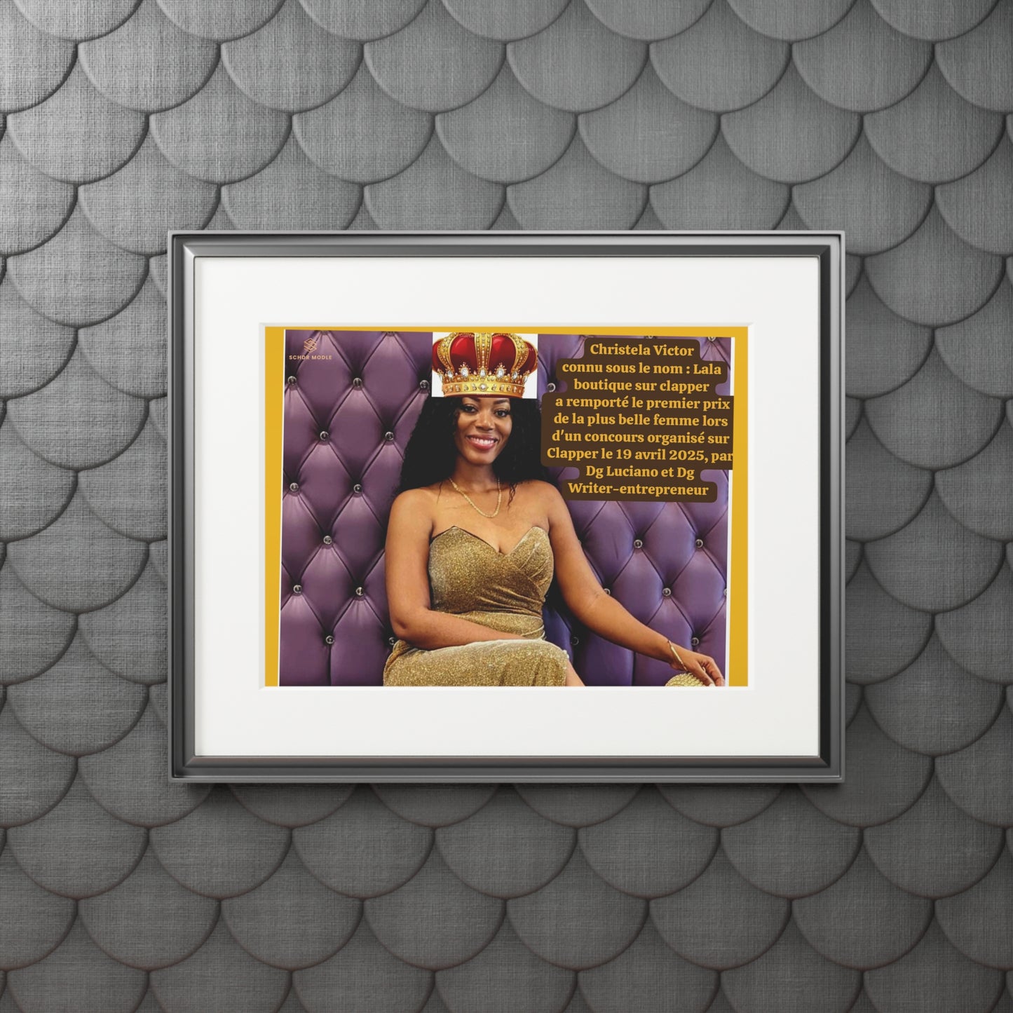 Elegant Fine Art Prints - Framed Passepartout Photo with Crown Design